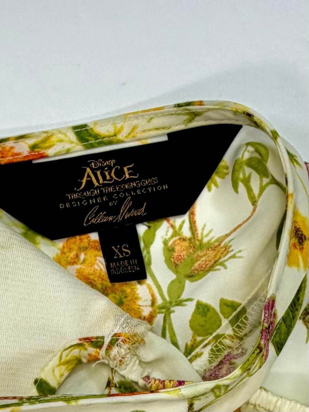 Disney Alice Through the Looking Glass White Floral Cold Shoulder Mini Dress XS - Picture 7 of 8